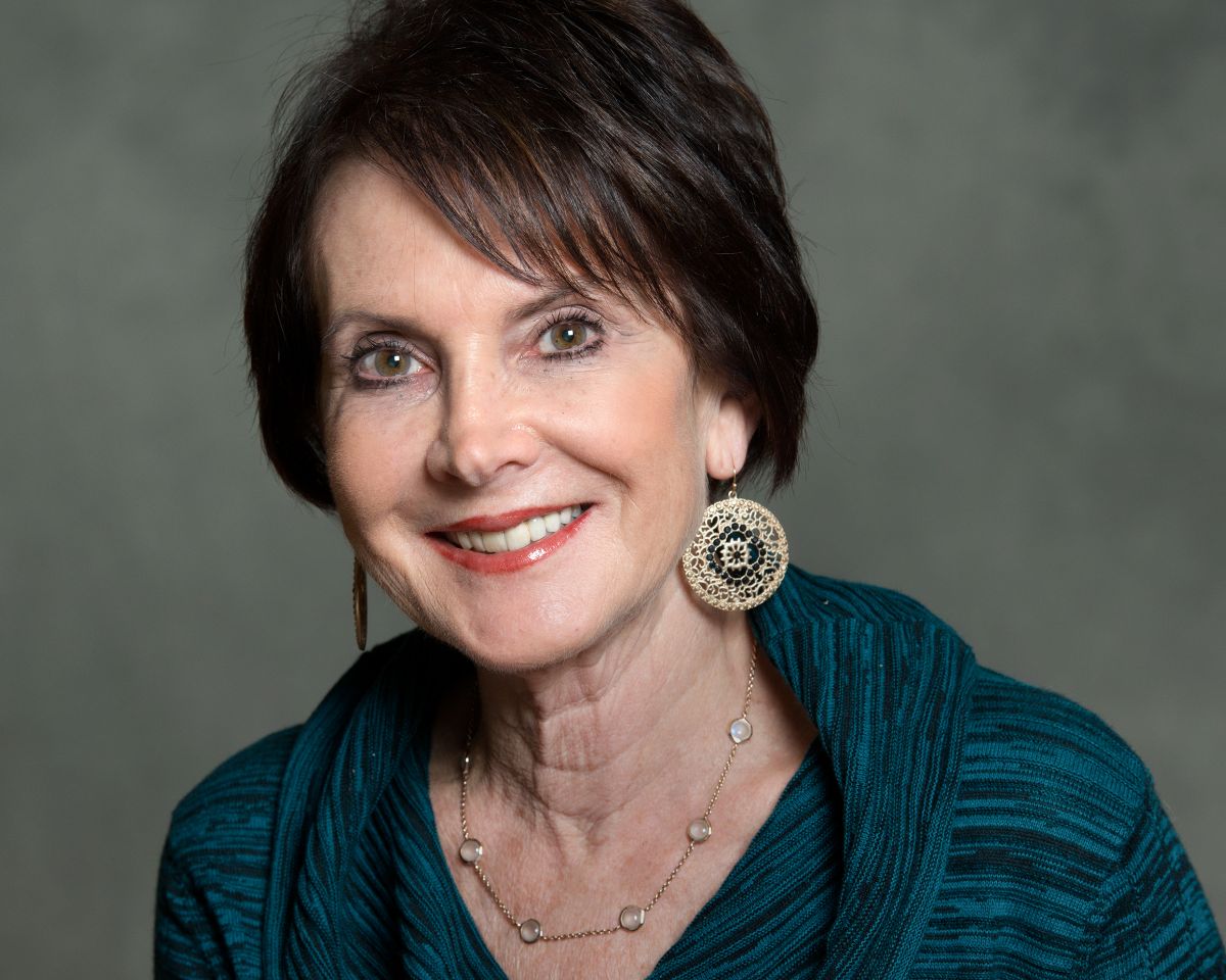 Lindy Kahn